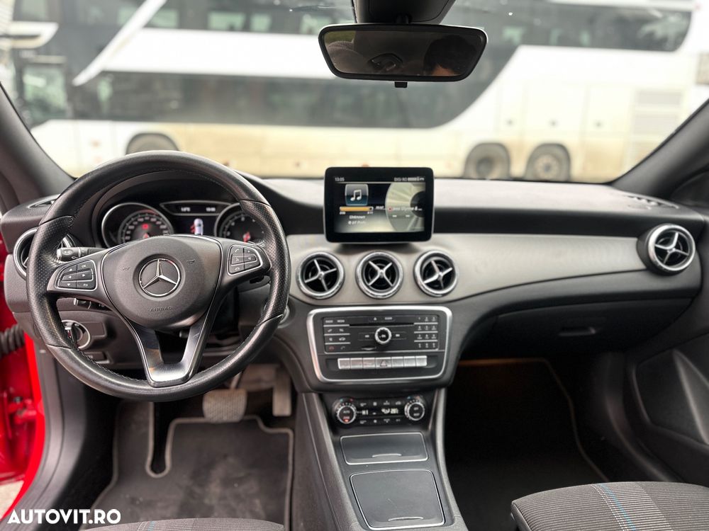 Mercedes-Benz CLA - 12