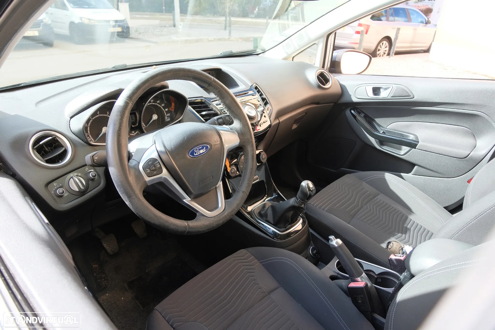 Ford Fiesta 1.0 T EcoBoost Titanium - 10