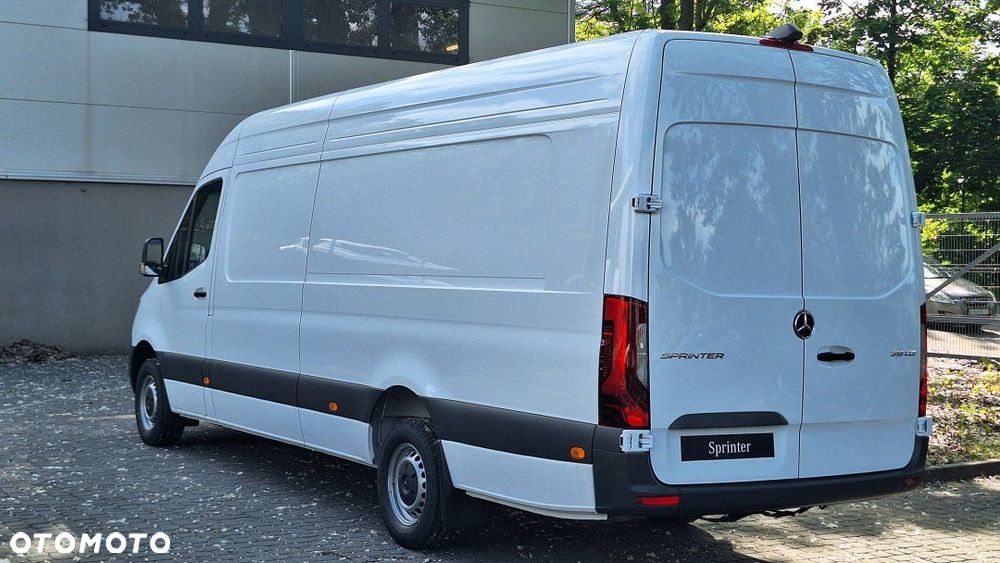 Mercedes-Benz Sprinter - 4