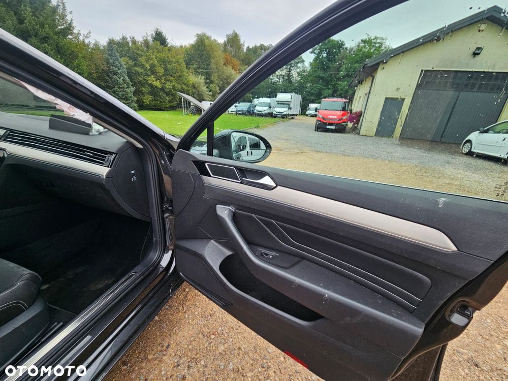 Volkswagen Passat - 30
