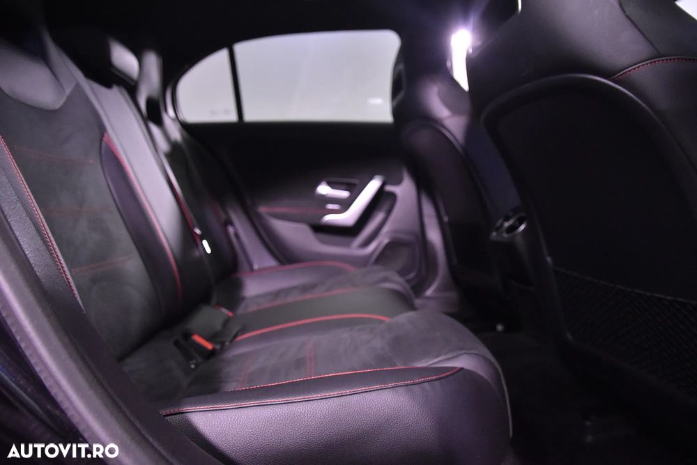 Mercedes-Benz A 180 7G-DCT AMG Line - 12