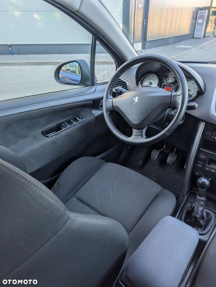 Peugeot 207 1.6 HDi - 24