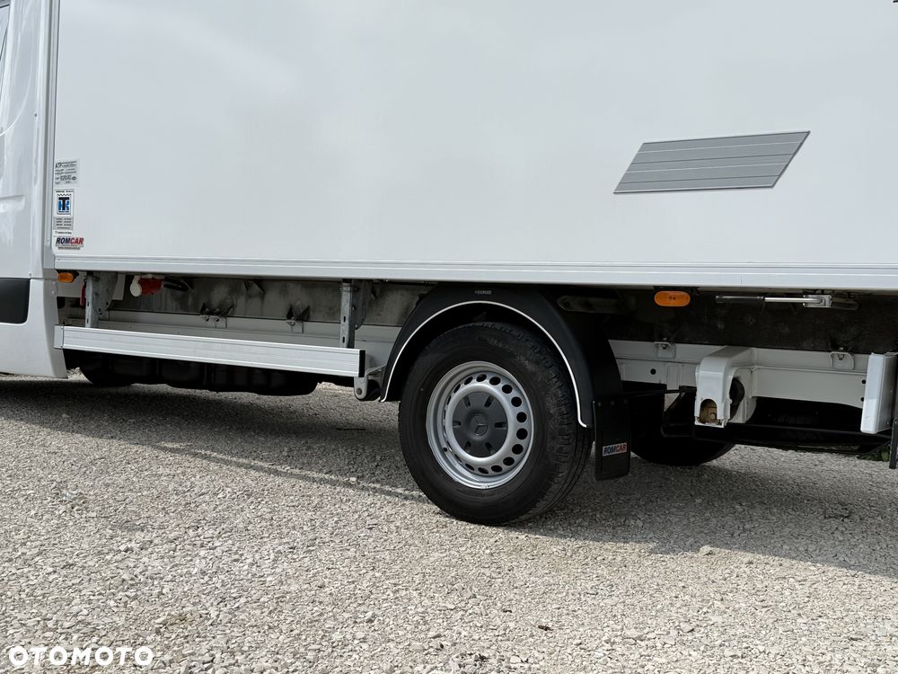 Mercedes-Benz Sprinter - 23