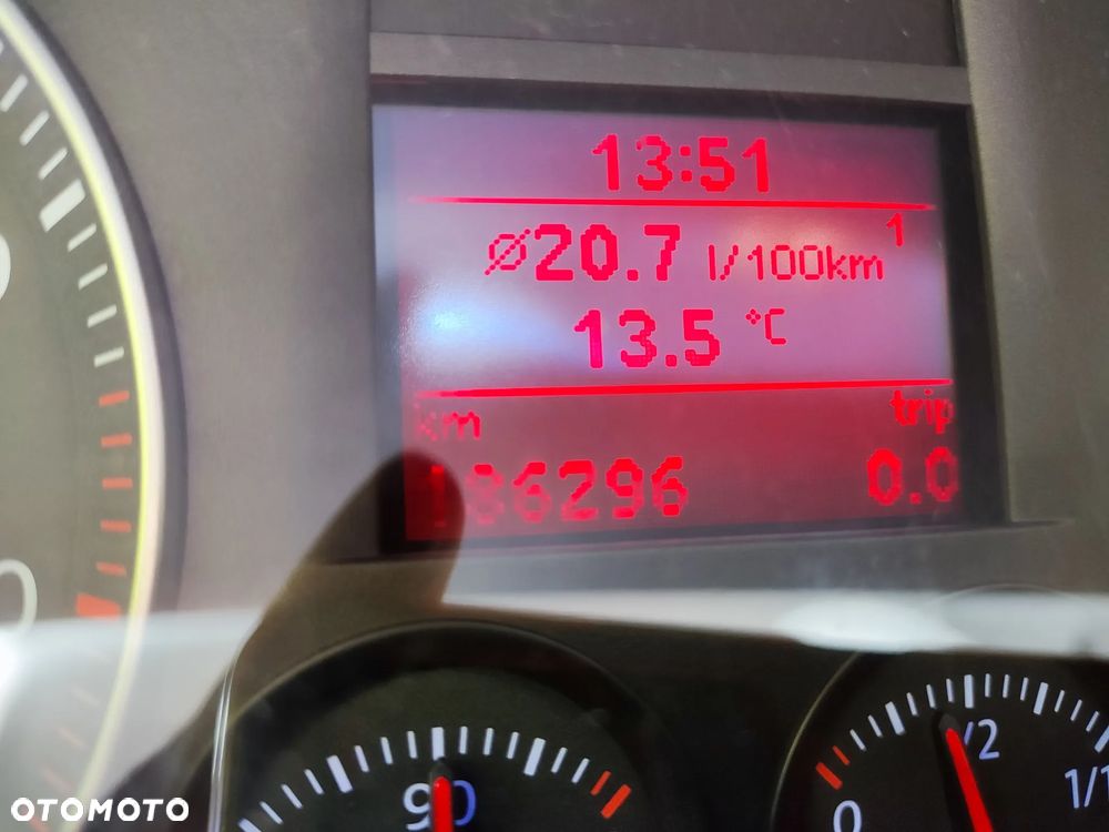 Volkswagen Touran 1.6 FSI Basis - 15