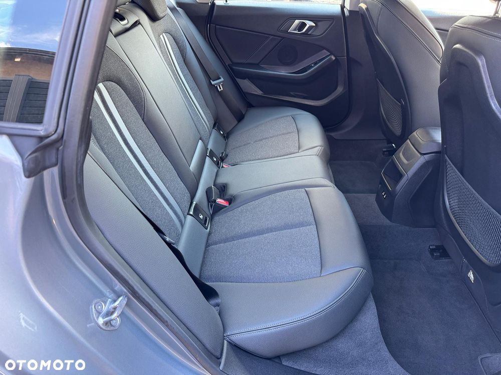 BMW Seria 2 220i Advantage sport - 38