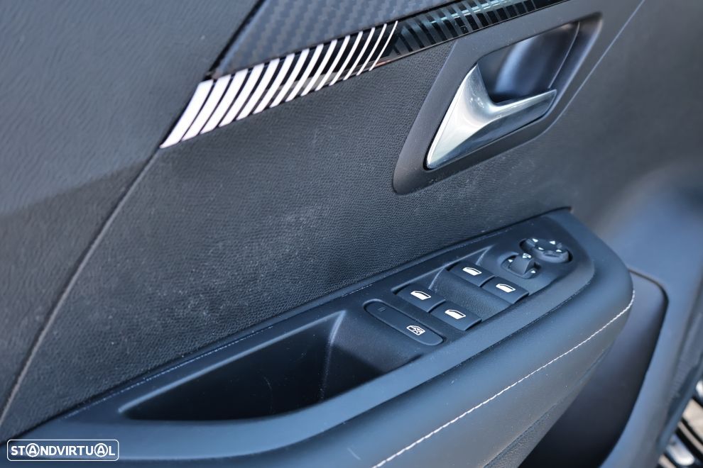 Peugeot 208 1.2 PureTech Allure - 15