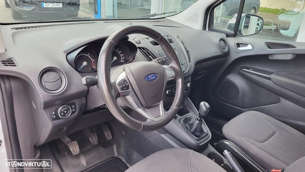 Ford Transit Courier - 8