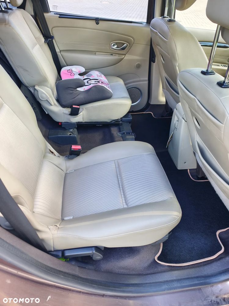 Renault Scenic dCi 160 FAP Dynamique - 11