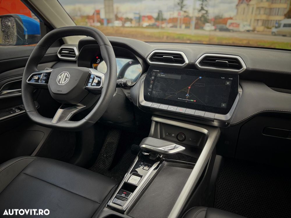 MG ZS HEV Hybrid+ Luxury - 19