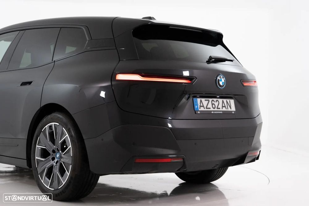 BMW iX xDrive 40 - 14