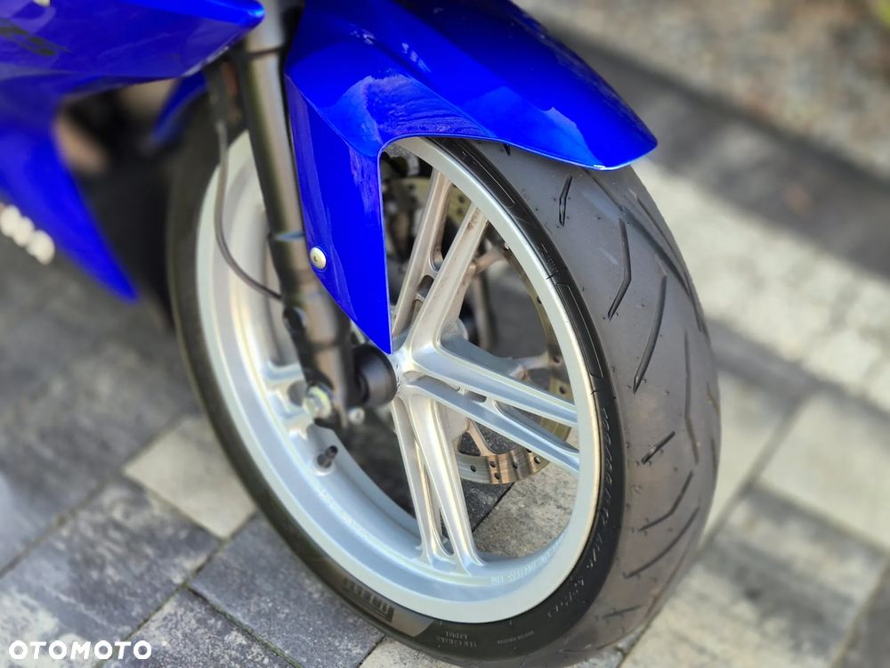 Yamaha YZF - 11