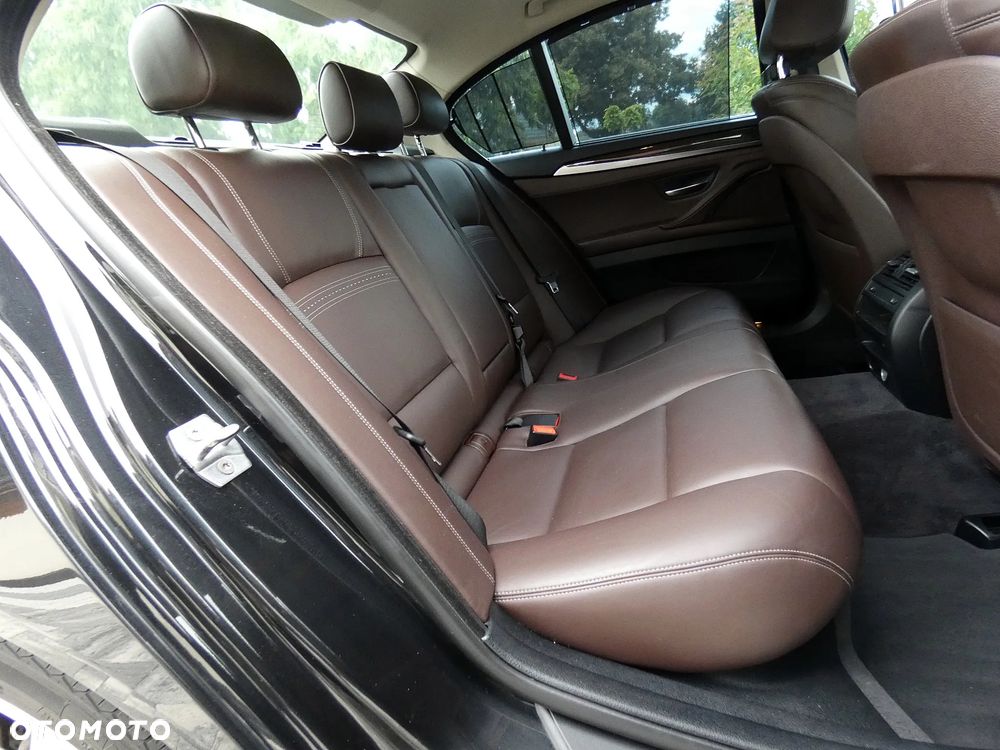 BMW Seria 5 535i xDrive Luxury Line - 9