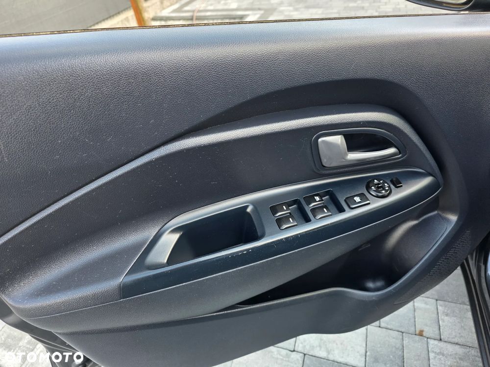 Kia Rio 1.2 Dream Team Edition - 14