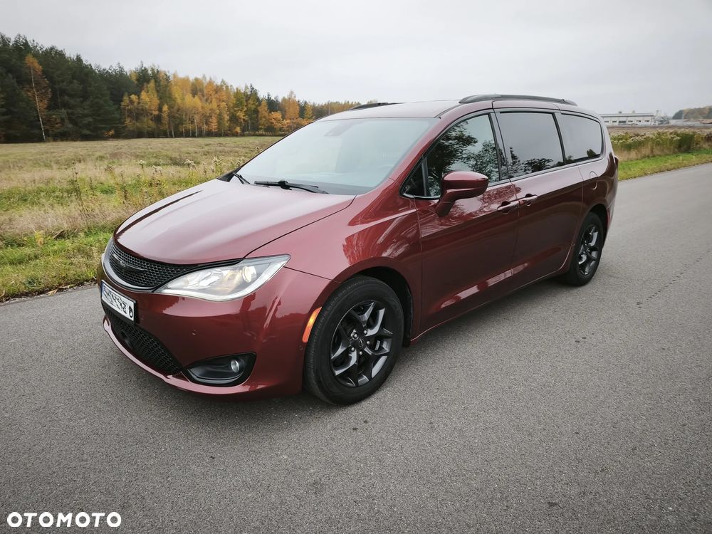 Chrysler Pacifica - 2