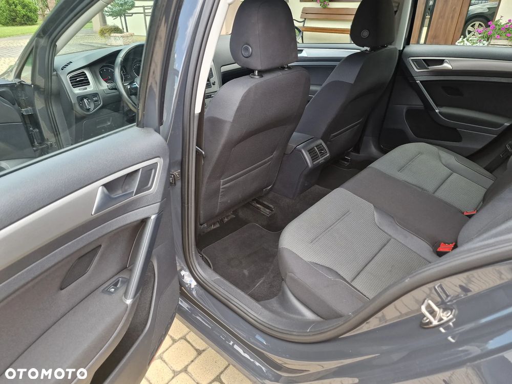 Volkswagen Golf - 14
