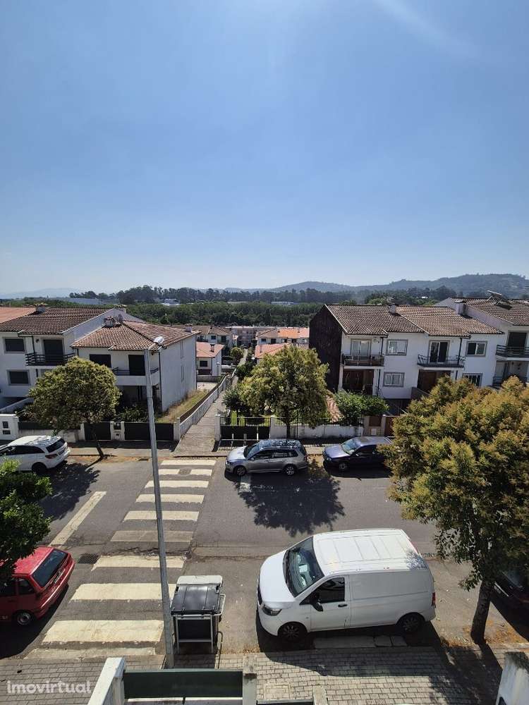 Moradia T4 a 5 min do centro - Grande imagem: 3/35