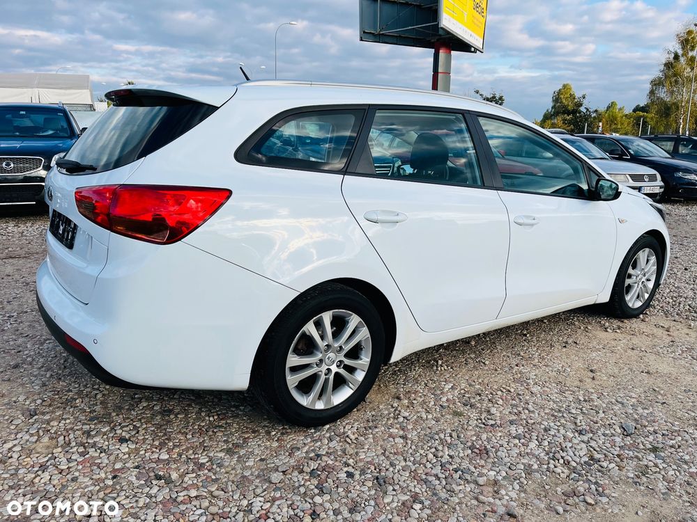 Kia Ceed 1.6 GDI SW Dream-Team Edition - 6