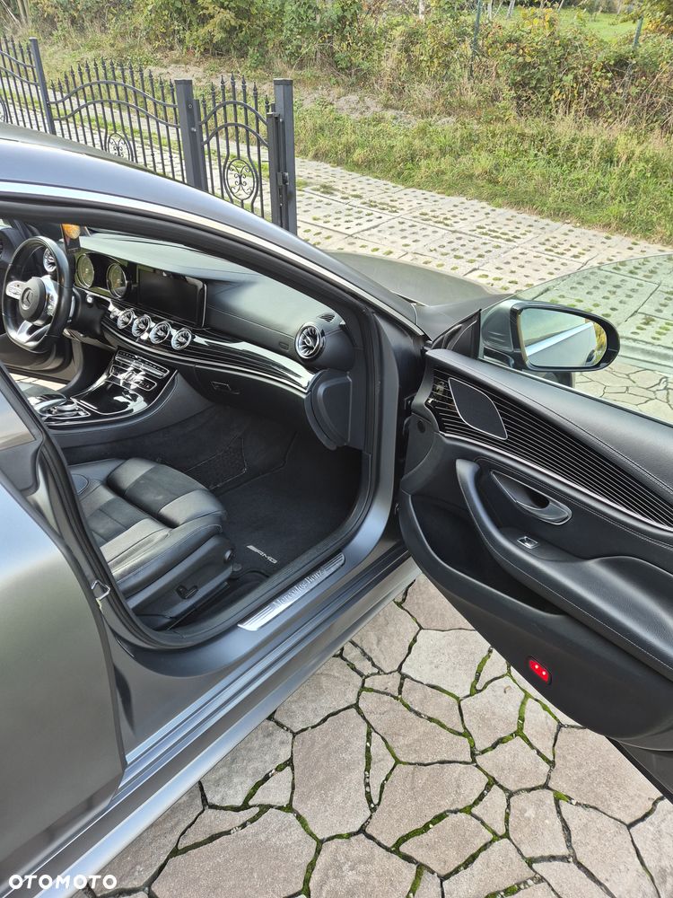 Mercedes-Benz CLS - 6