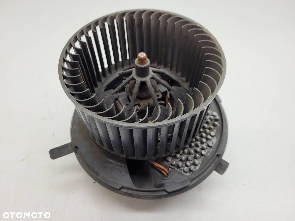 WENTYLATOR DMUCHAWA NAWIEWU AUDI A3 8P EUROPA - 1