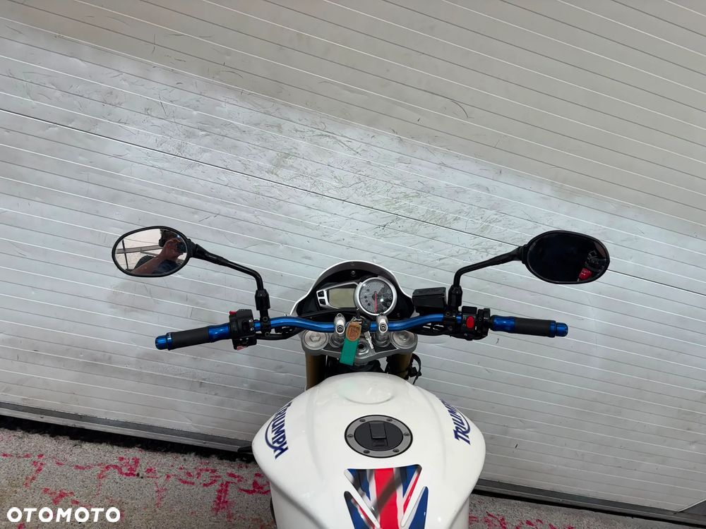 Triumph Street Triple - 30