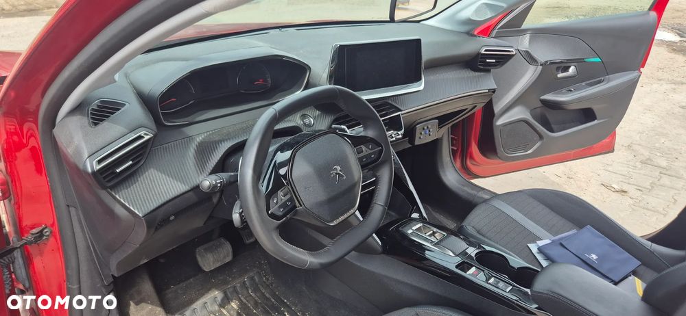 Peugeot 208 - 12