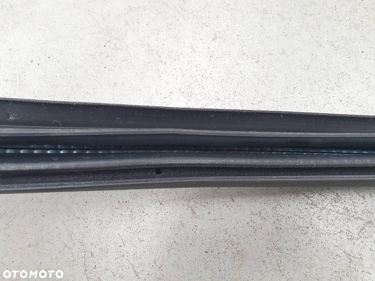 USZCZELKA DRZWI TYŁ LEWA MERCEDES W166 ML - 3