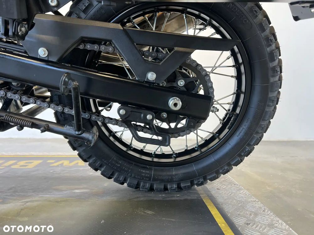 Royal Enfield Himalayan - 16