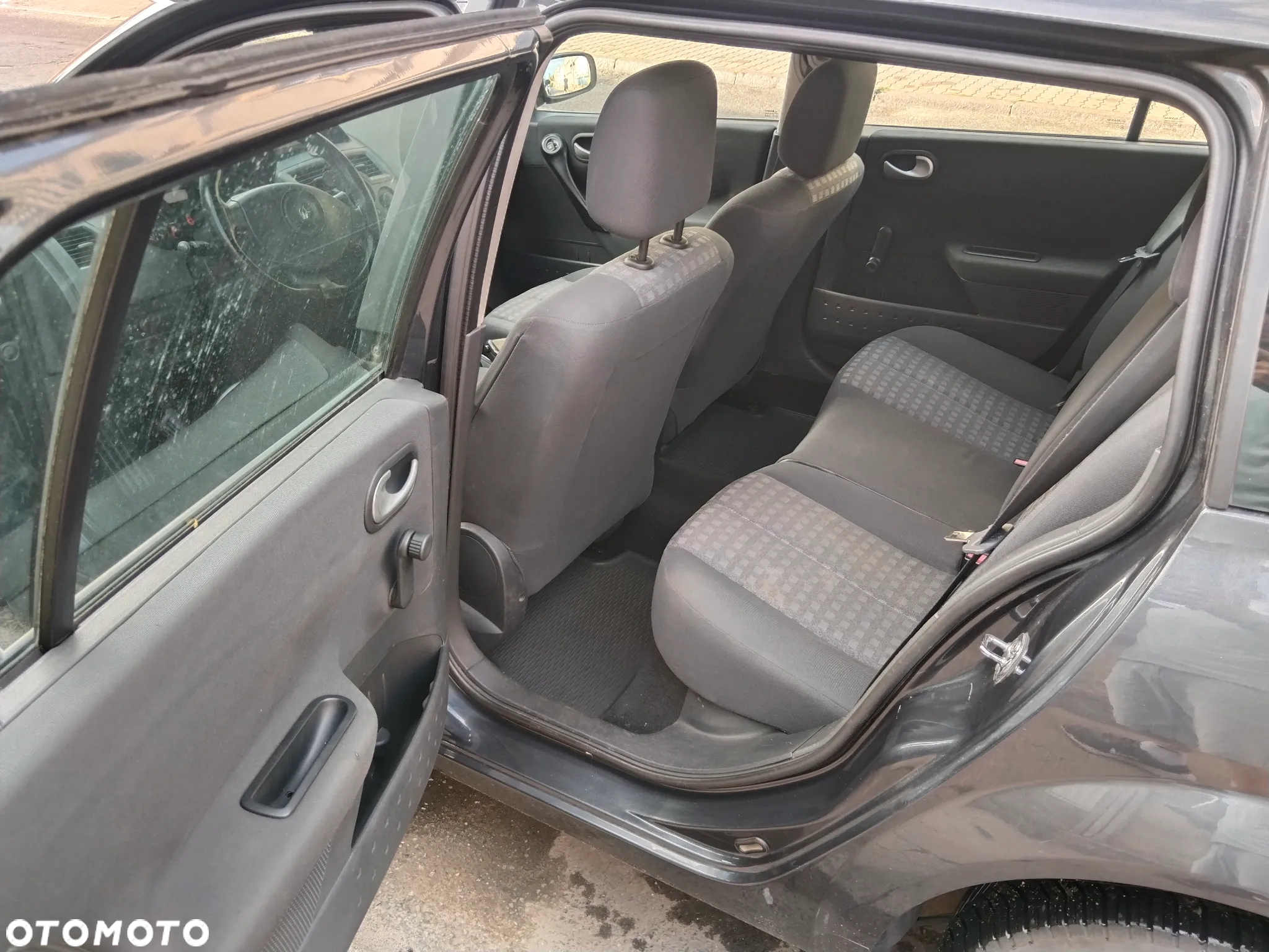 Renault Megane II 1.4 16V Alize - 8