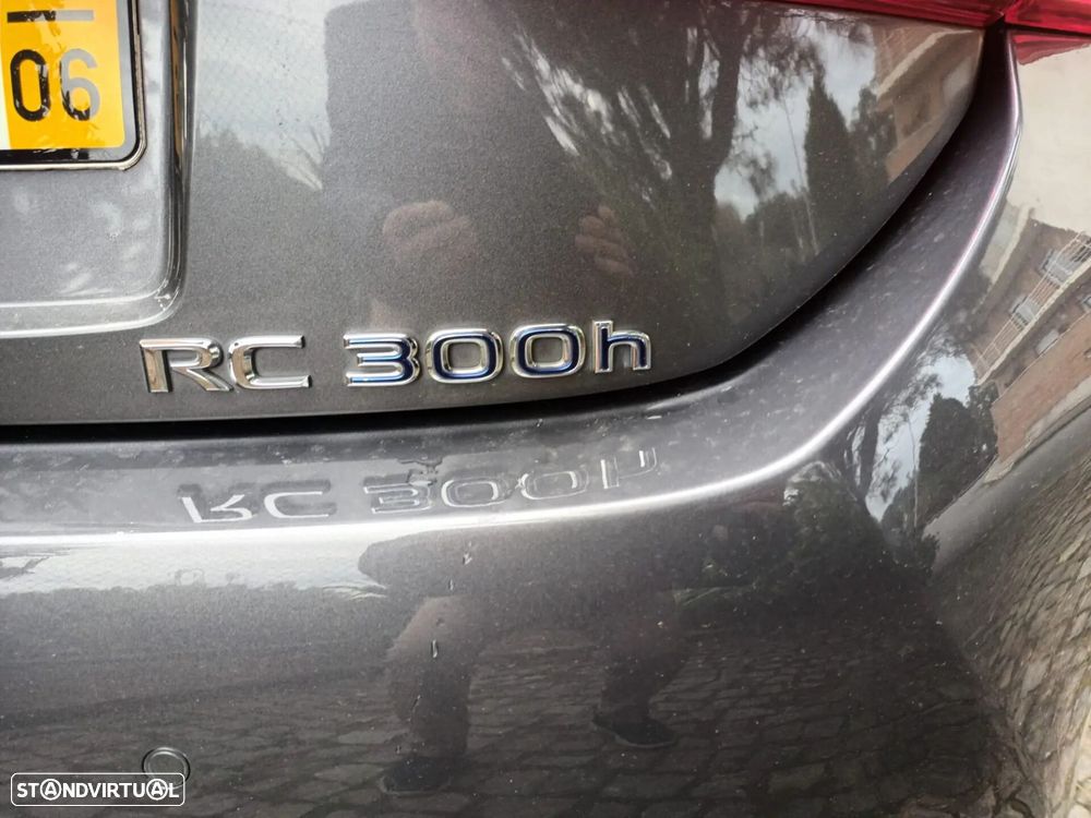 Lexus RC 300h F Sport - 14