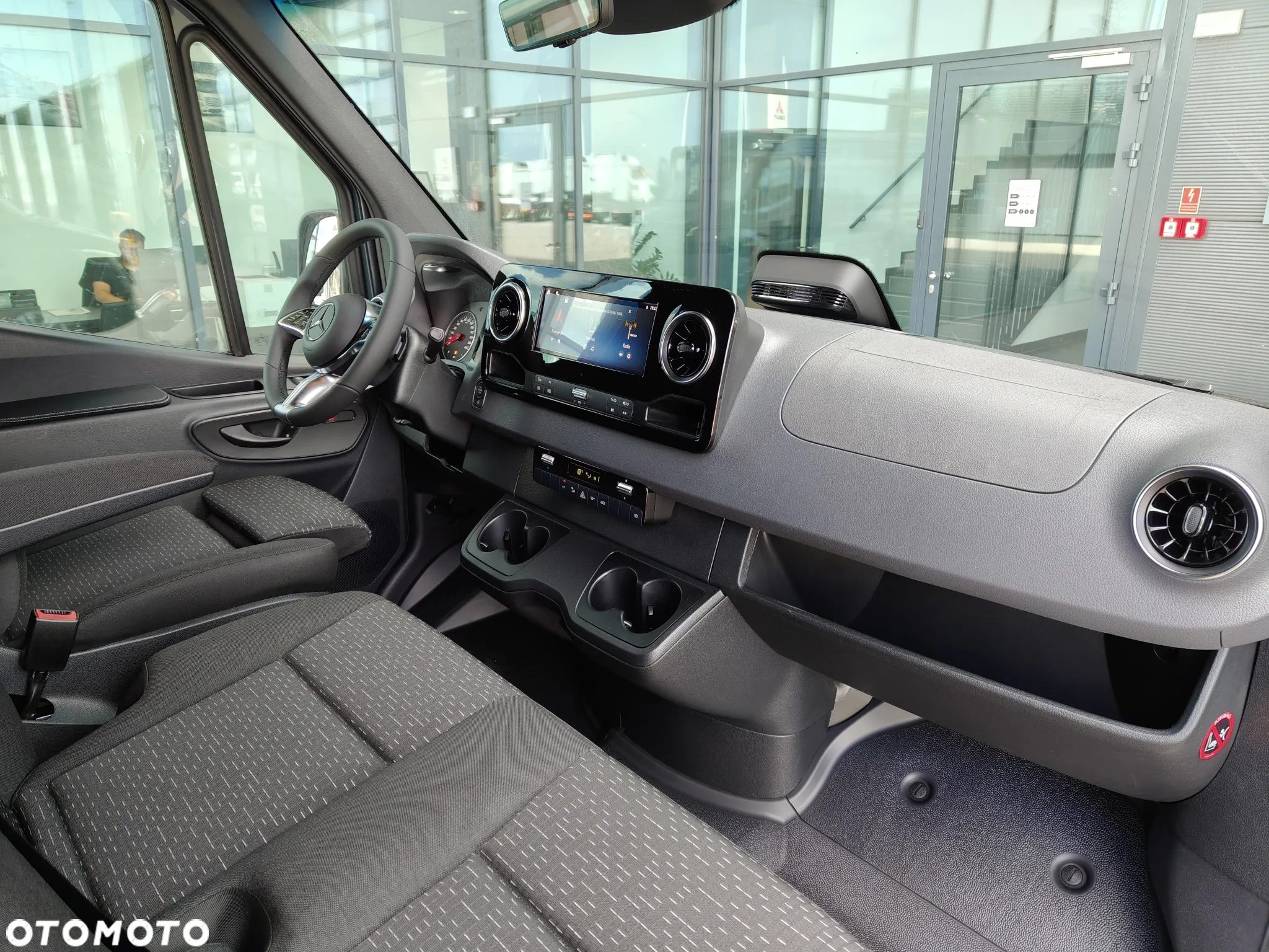 Mercedes-Benz Sprinter - 16