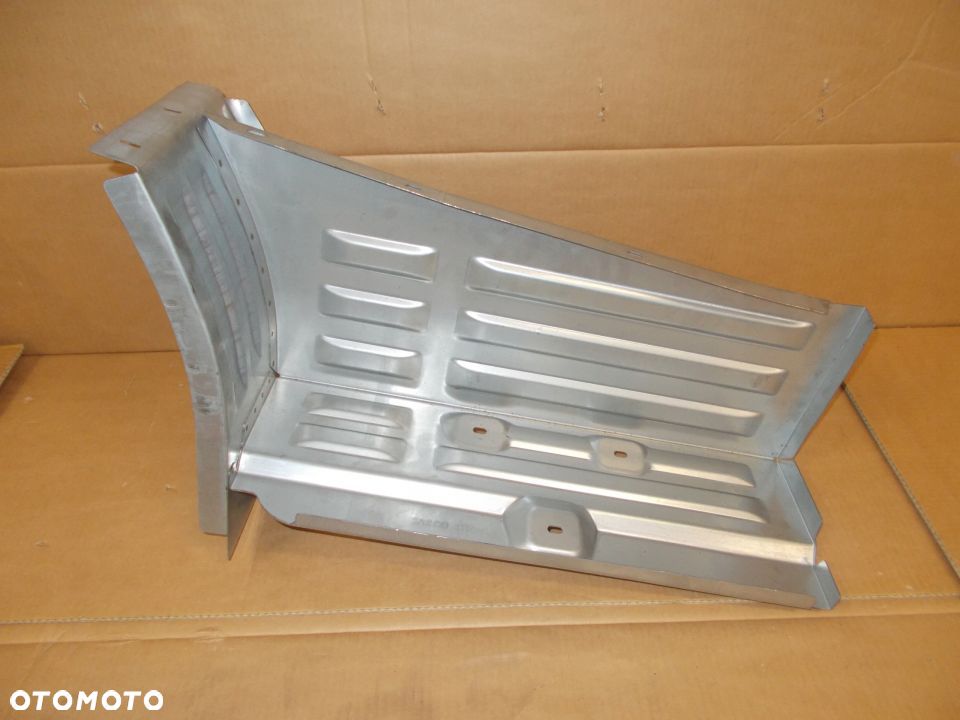 STOPIEŃ KABINY METALOWY LEWA IVECO DAILY 2000-2014 - 1