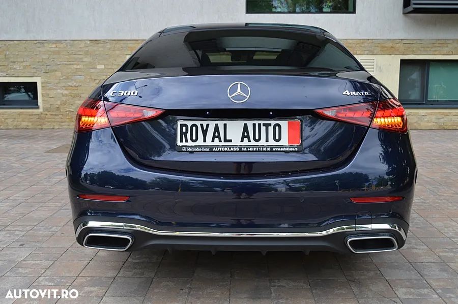 Mercedes-Benz C 300 4Matic 9G-TRONIC AMG Line - 11