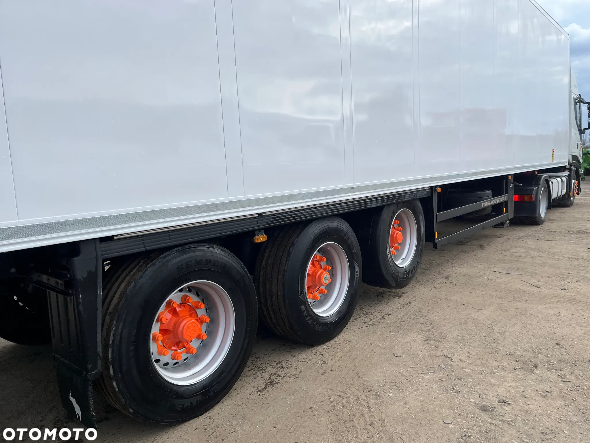 Schmitz Cargobull - 25