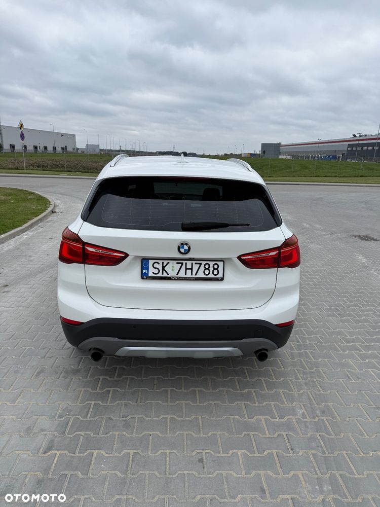 BMW X1 xDrive20i xLine sport - 10