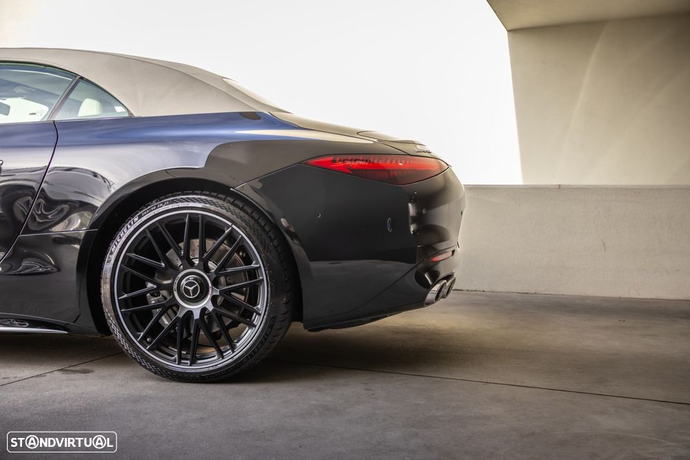 Mercedes-Benz SL 43 AMG - 12