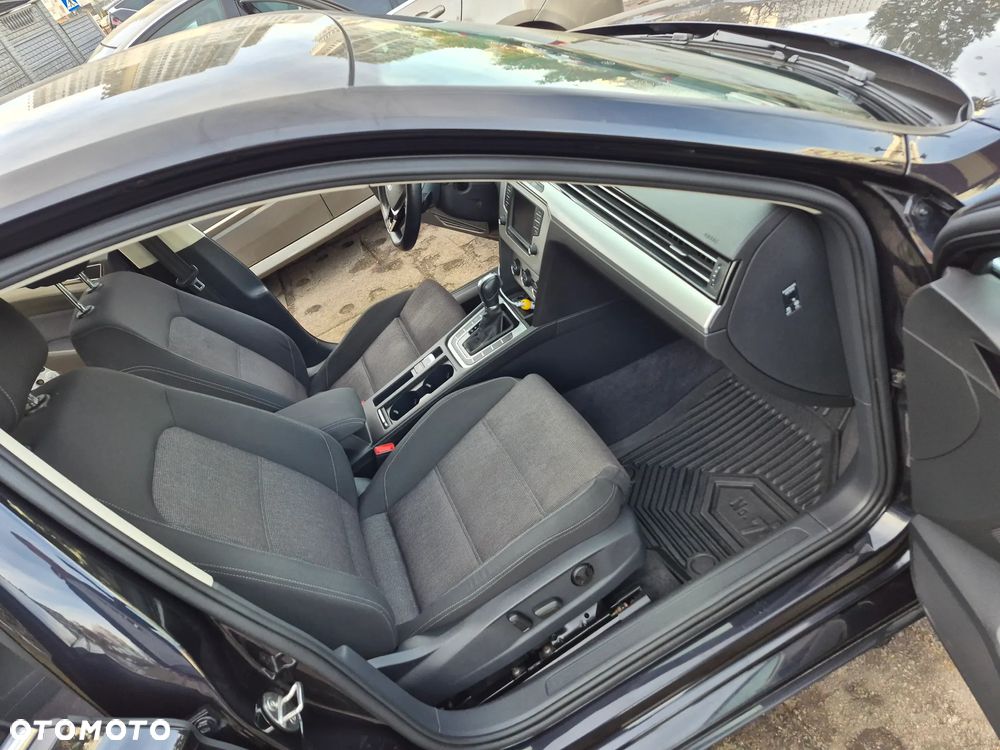 Volkswagen Passat - 18