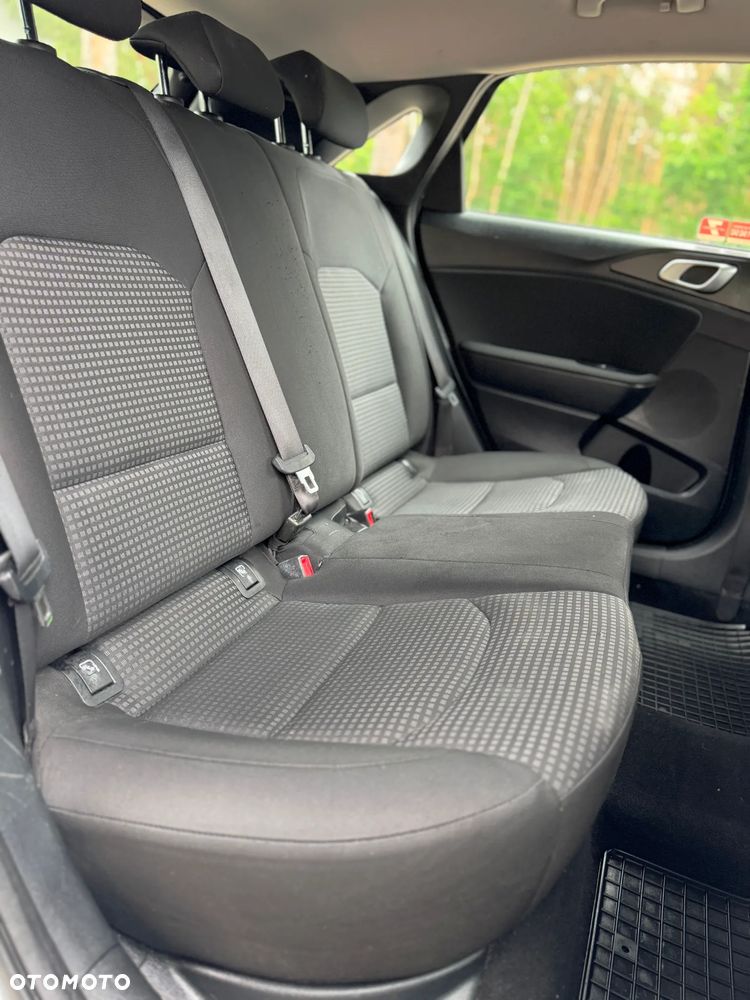 Kia Ceed 1.4 L - 34