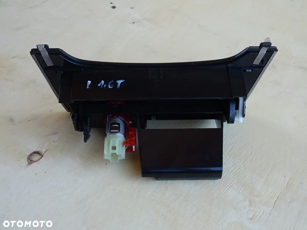 POPIELNICZKA GNIAZDO 12V PANEL DESKI CZARNY DEKOR OPEL INSIGNIA A - 14