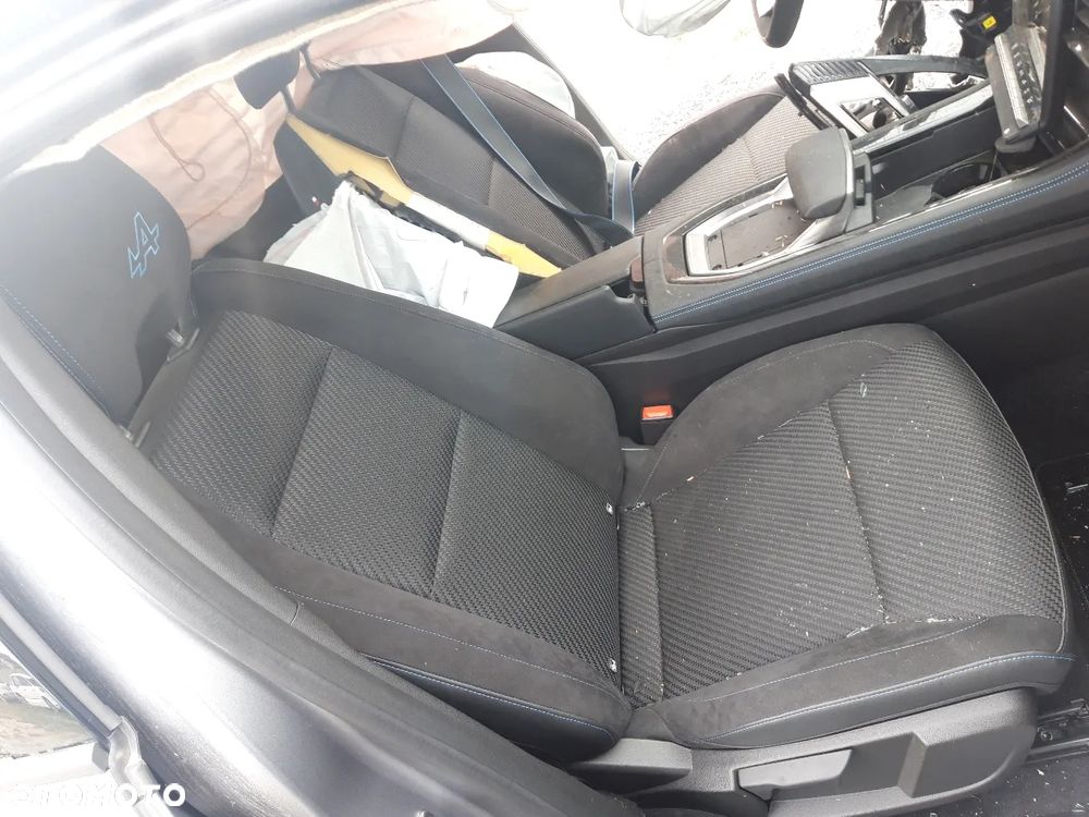 Renault Austral 1.3 TCe mHEV Iconic esprit Alpine - 8