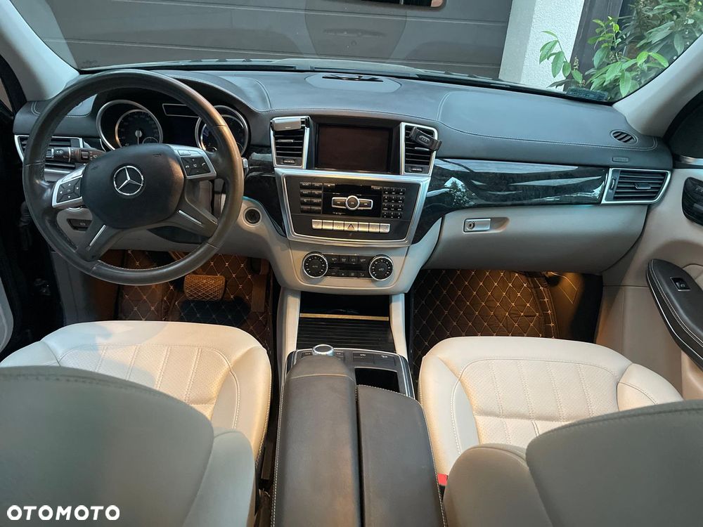 Mercedes-Benz GL 450 4Matic 7G-TRONIC - 30