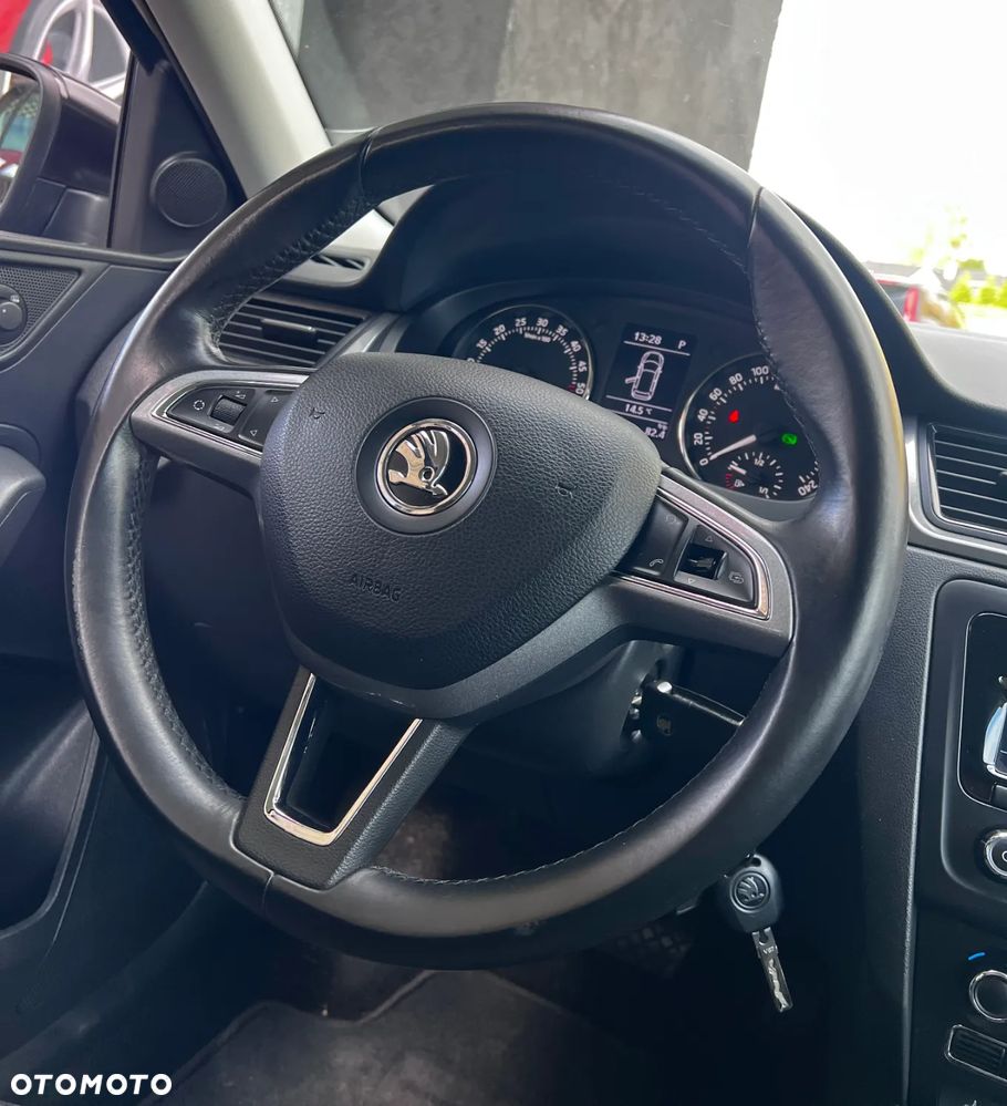 Skoda RAPID 1.6 TDI DSG Edition - 15