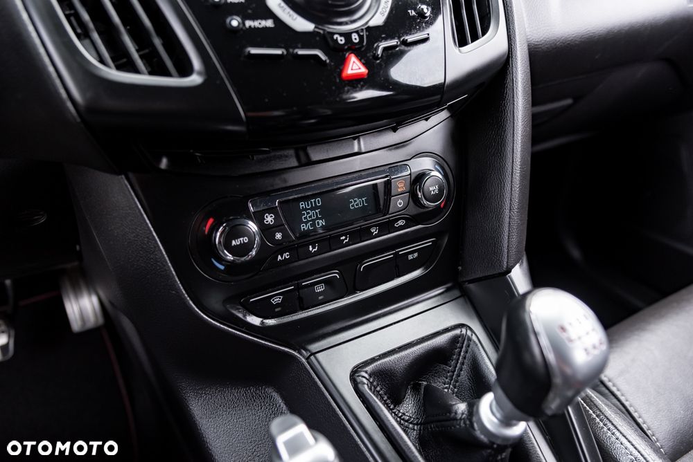 Ford Focus 2.0 EcoBoost ST - 33