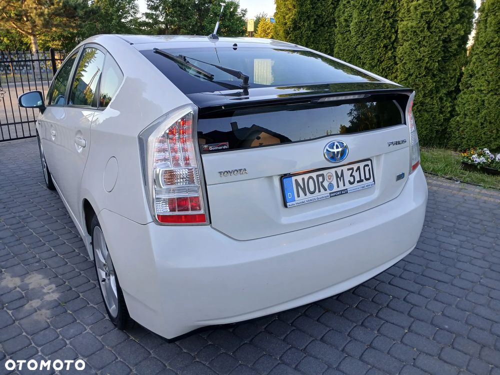 Toyota Prius (Hybrid) Executive - 30