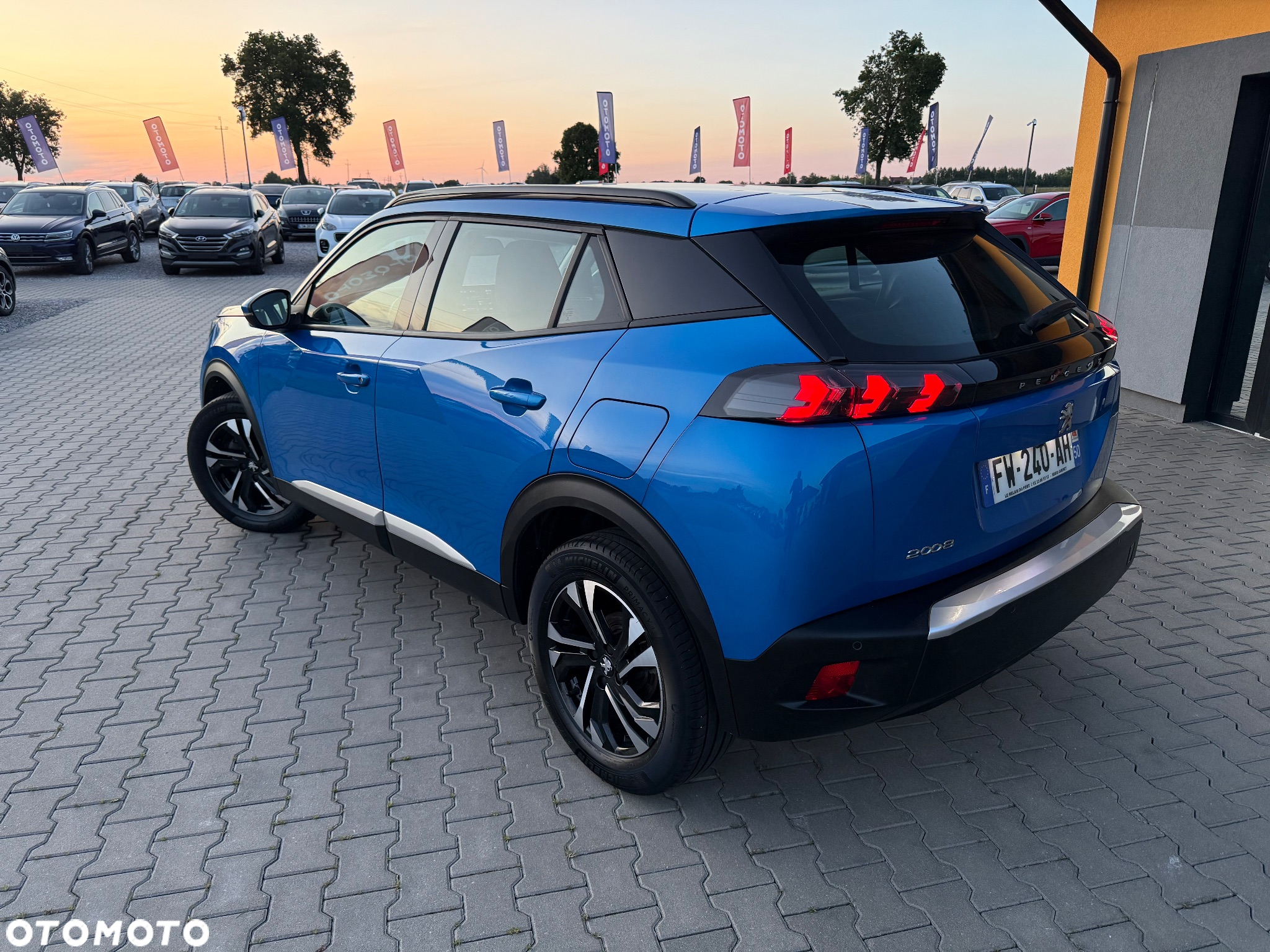Peugeot 2008 1.2 PureTech Allure S&S - 4