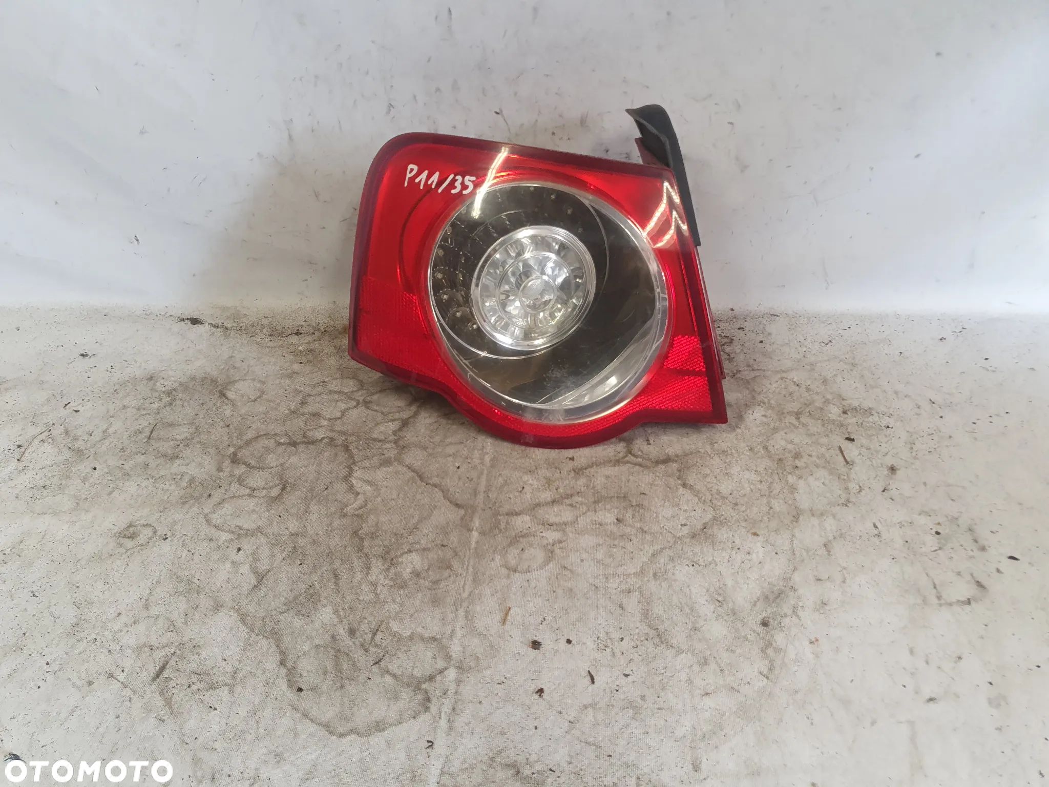 * LAMPA TYLNA PRAWA TYŁ PRAWO VOLKSWAGEN PASSAT B6 LED SEDAN - 1