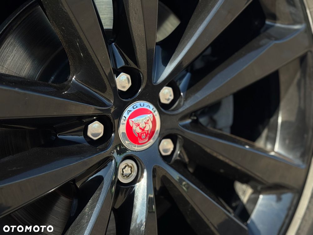 Jaguar F-Pace 30t AWD Prestige - 6