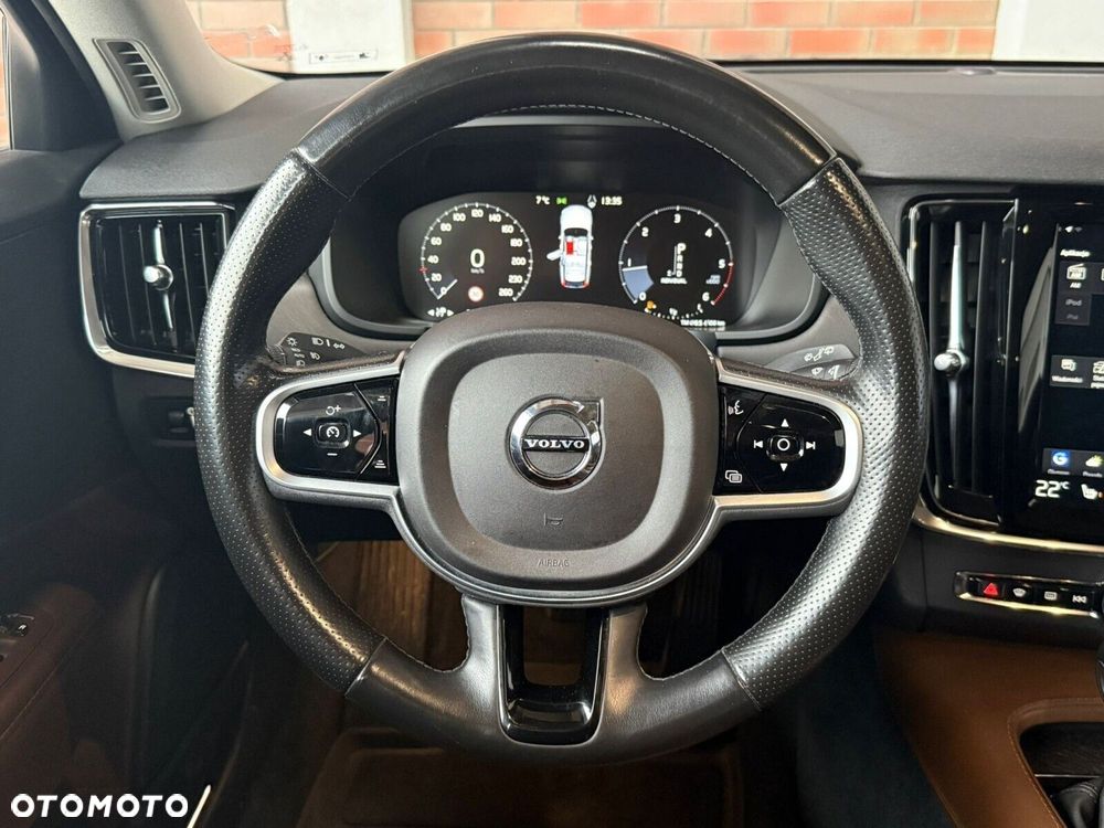 Volvo V90 Cross Country - 15