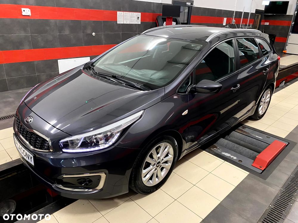 Kia Ceed 1.6 GDI ISG Platinum Edition - 3