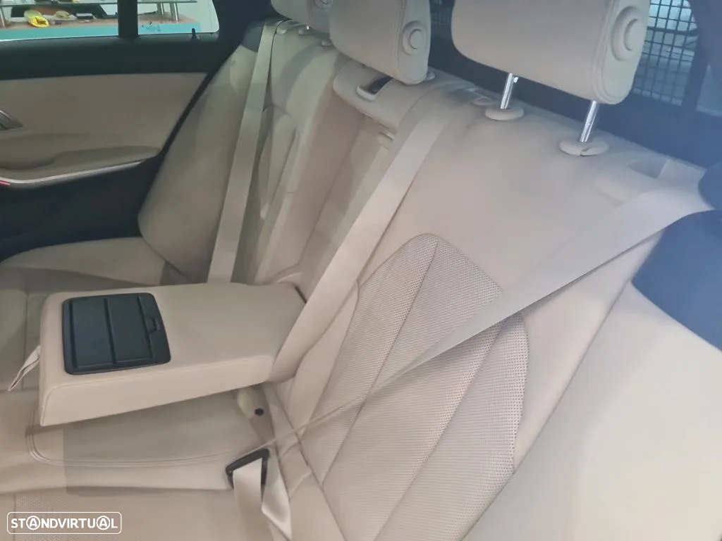 BMW 330 e Touring Line Luxury Auto - 7