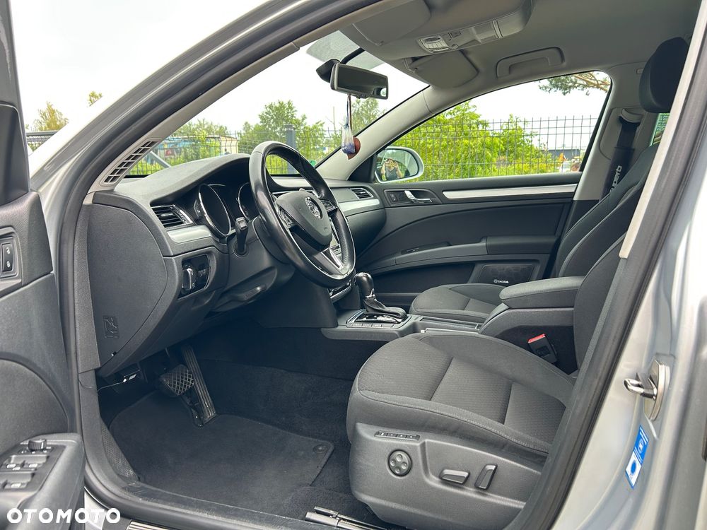 Skoda Superb 2.0 TDI Ambition DSG - 13